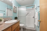 1350 SW Darci Dr, McMinnville, OR 97128