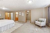 1350 SW Darci Dr, McMinnville, OR 97128