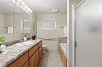 1350 SW Darci Dr, McMinnville, OR 97128