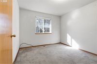 1350 SW Darci Dr, McMinnville, OR 97128