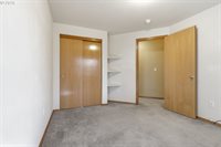 1350 SW Darci Dr, McMinnville, OR 97128