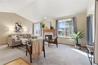 1350 SW Darci Dr, McMinnville, OR 97128