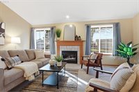 1350 SW Darci Dr, McMinnville, OR 97128