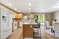 1350 SW Darci Dr, McMinnville, OR 97128