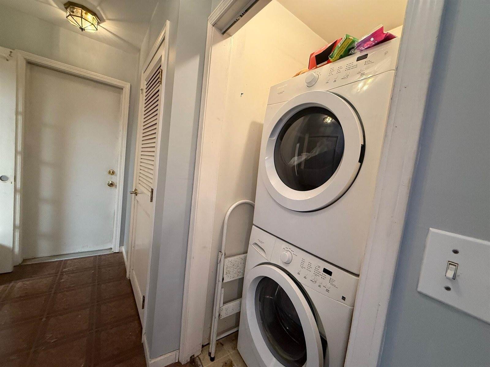 9906 East Houghton Lake Drive, Houghton Lake, MI 48629