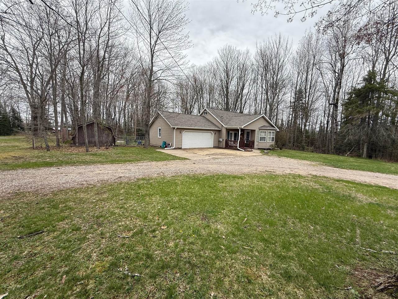 9906 East Houghton Lake Drive, Houghton Lake, MI 48629