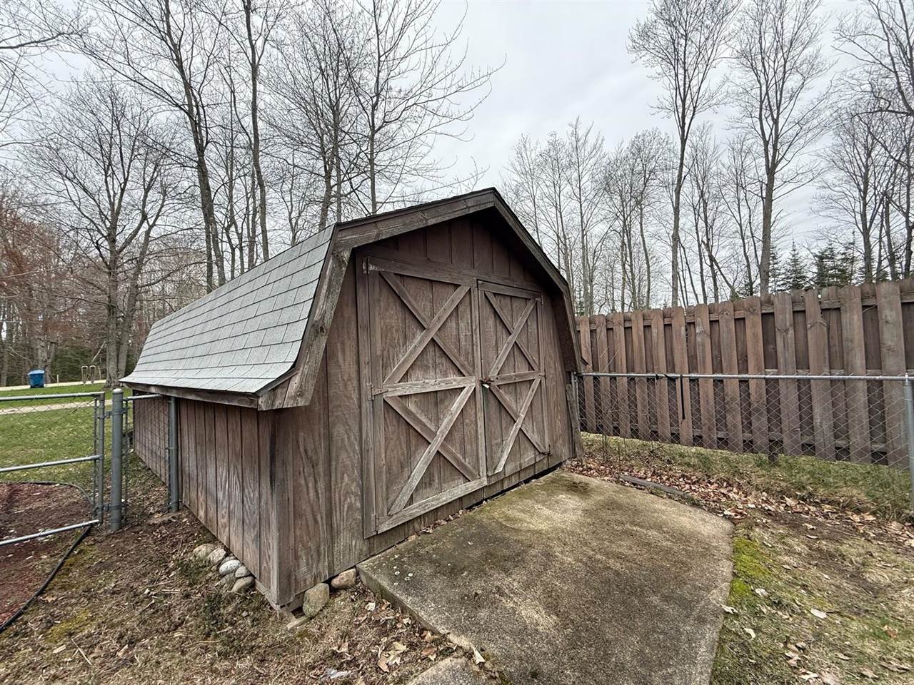 9906 East Houghton Lake Drive, Houghton Lake, MI 48629