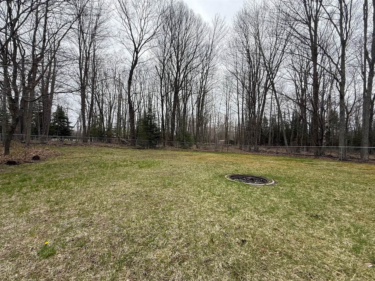 9906 East Houghton Lake Drive, Houghton Lake, MI 48629