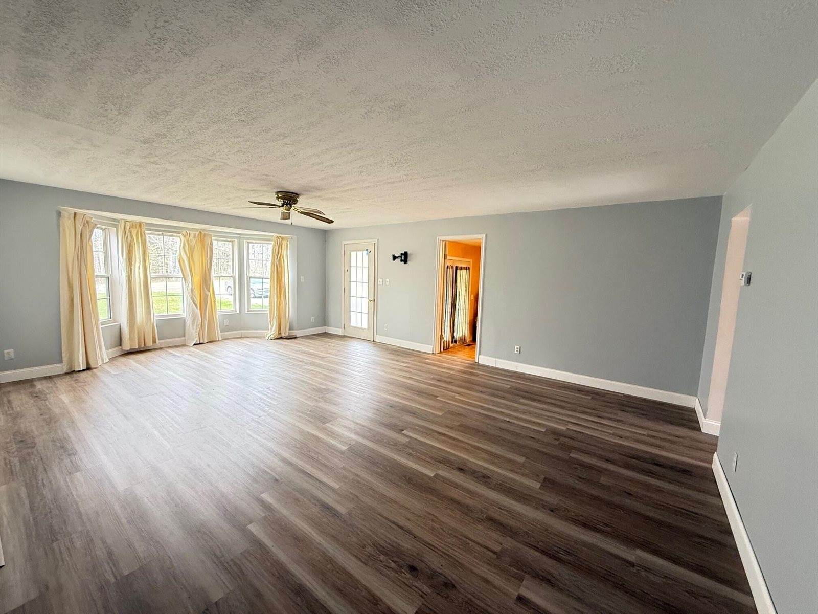 9906 East Houghton Lake Drive, Houghton Lake, MI 48629