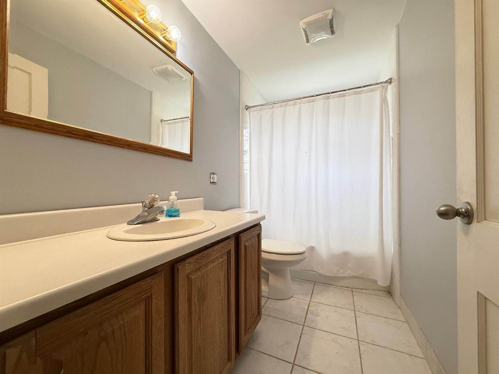 9906 East Houghton Lake Drive, Houghton Lake, MI 48629