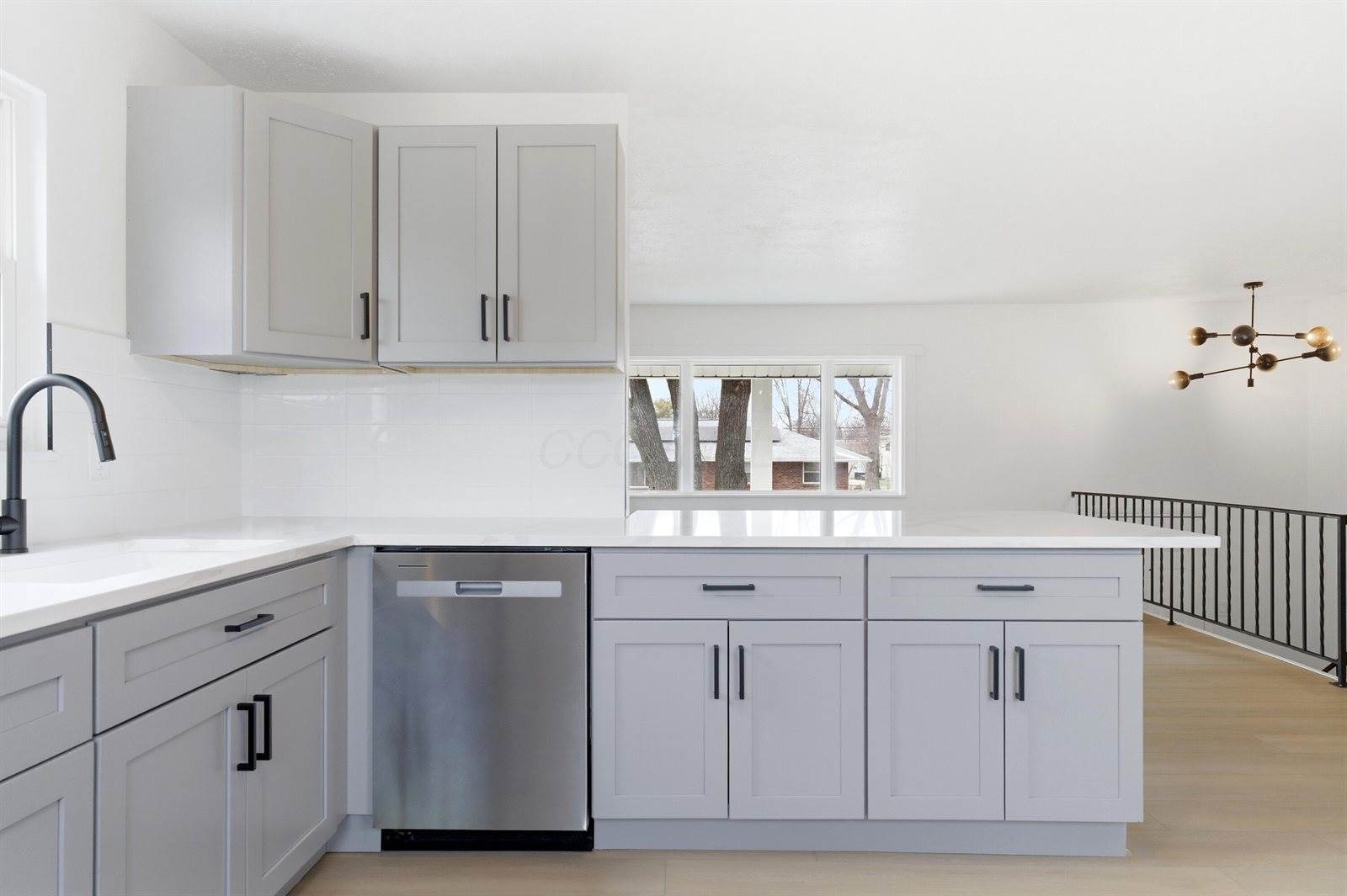 464 Foxwood Drive, Columbus, OH 43230