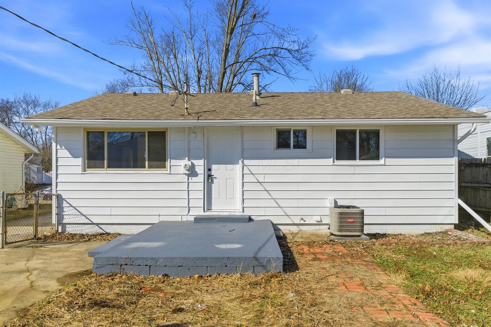 1884 Barnett Court West, Columbus, OH 43227