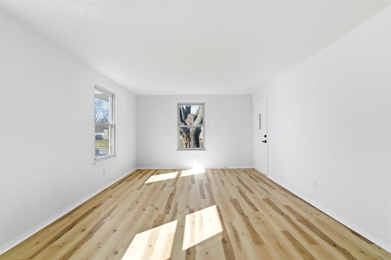 1884 Barnett Court West, Columbus, OH 43227