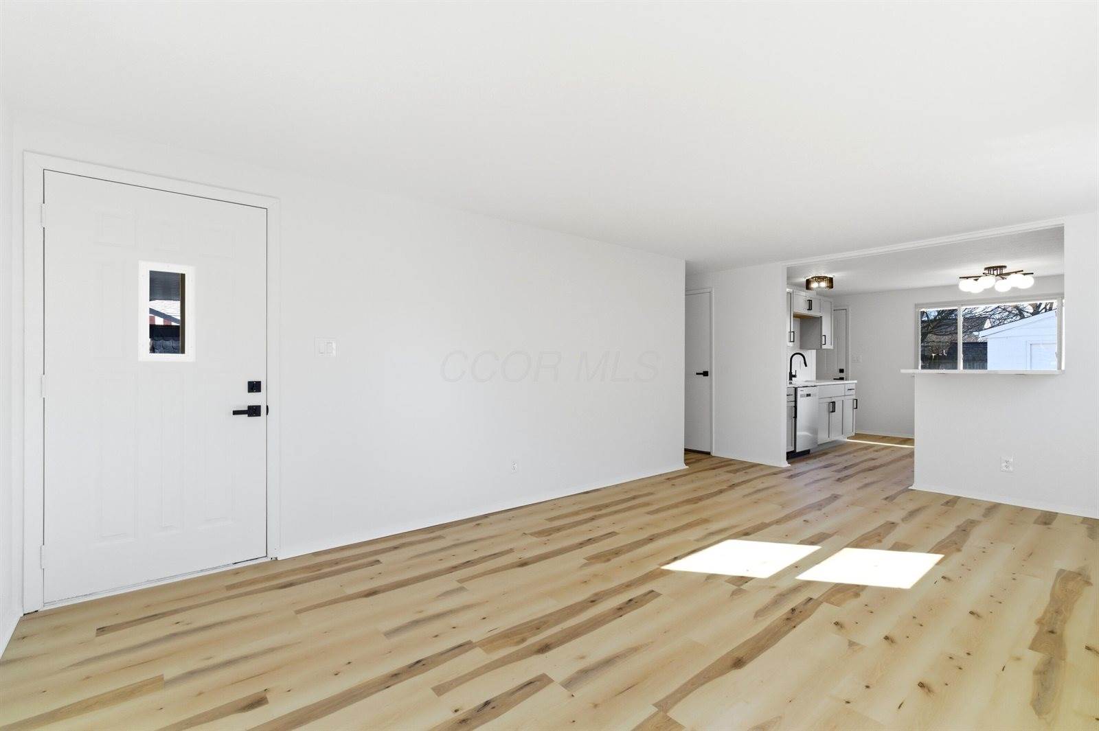 1884 Barnett Court West, Columbus, OH 43227