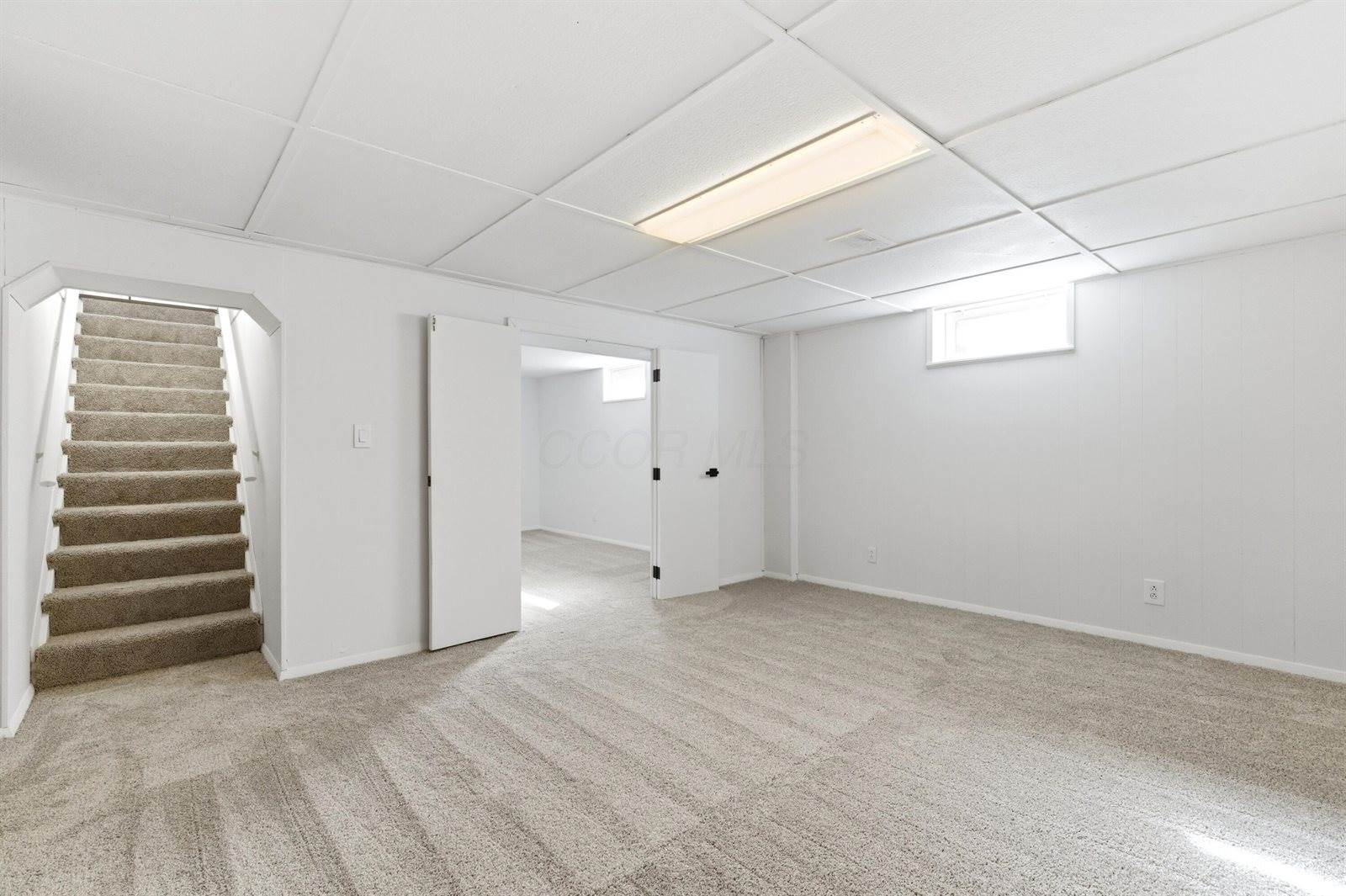 1884 Barnett Court West, Columbus, OH 43227