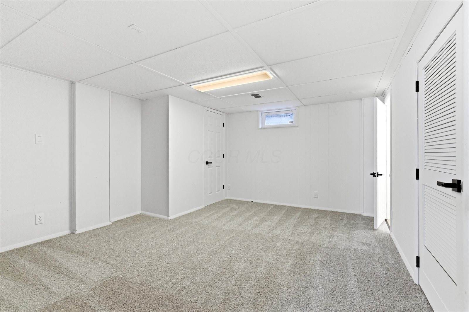 1884 Barnett Court West, Columbus, OH 43227