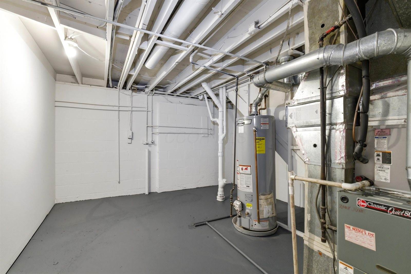 1884 Barnett Court West, Columbus, OH 43227