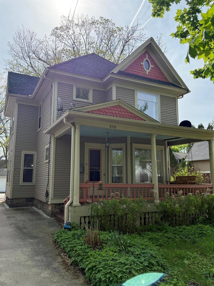 210 North Kalamazoo Avenue, Marshall, MI 49068