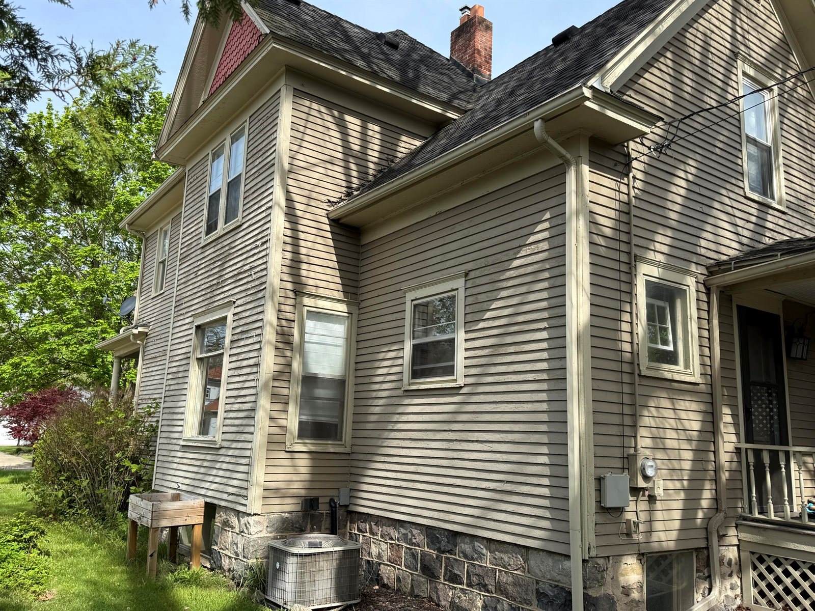 210 North Kalamazoo Avenue, Marshall, MI 49068