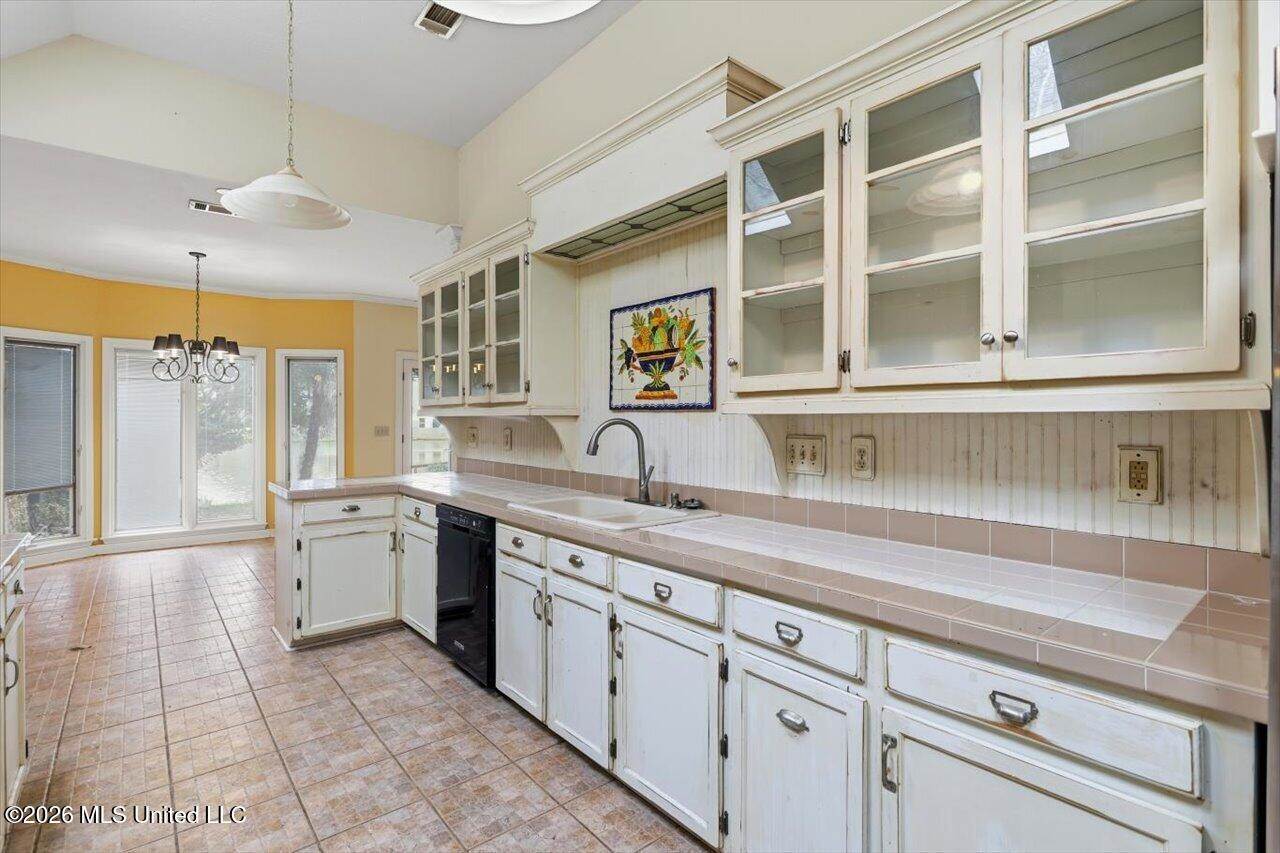 22 Autumn Hill Court, Jackson, MS 39211