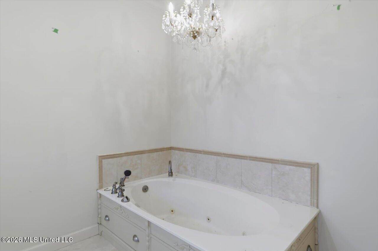 22 Autumn Hill Court, Jackson, MS 39211