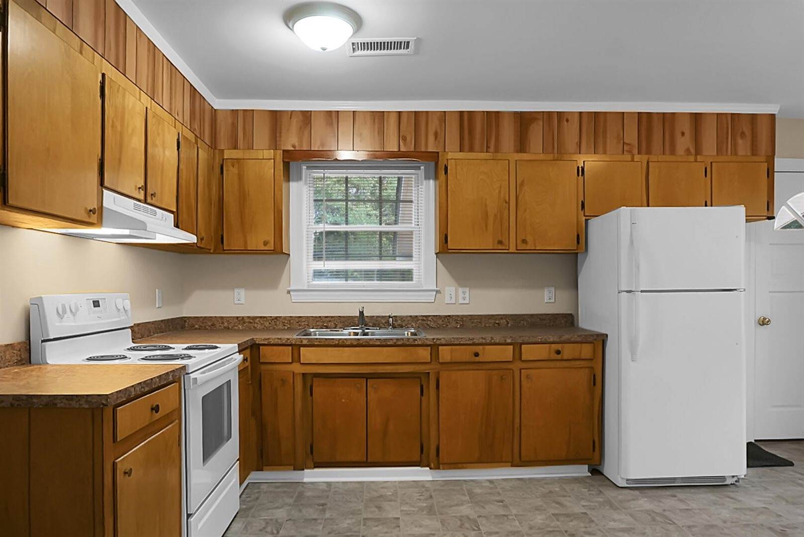 429 Sandhill Road, Dorchester, SC 29437