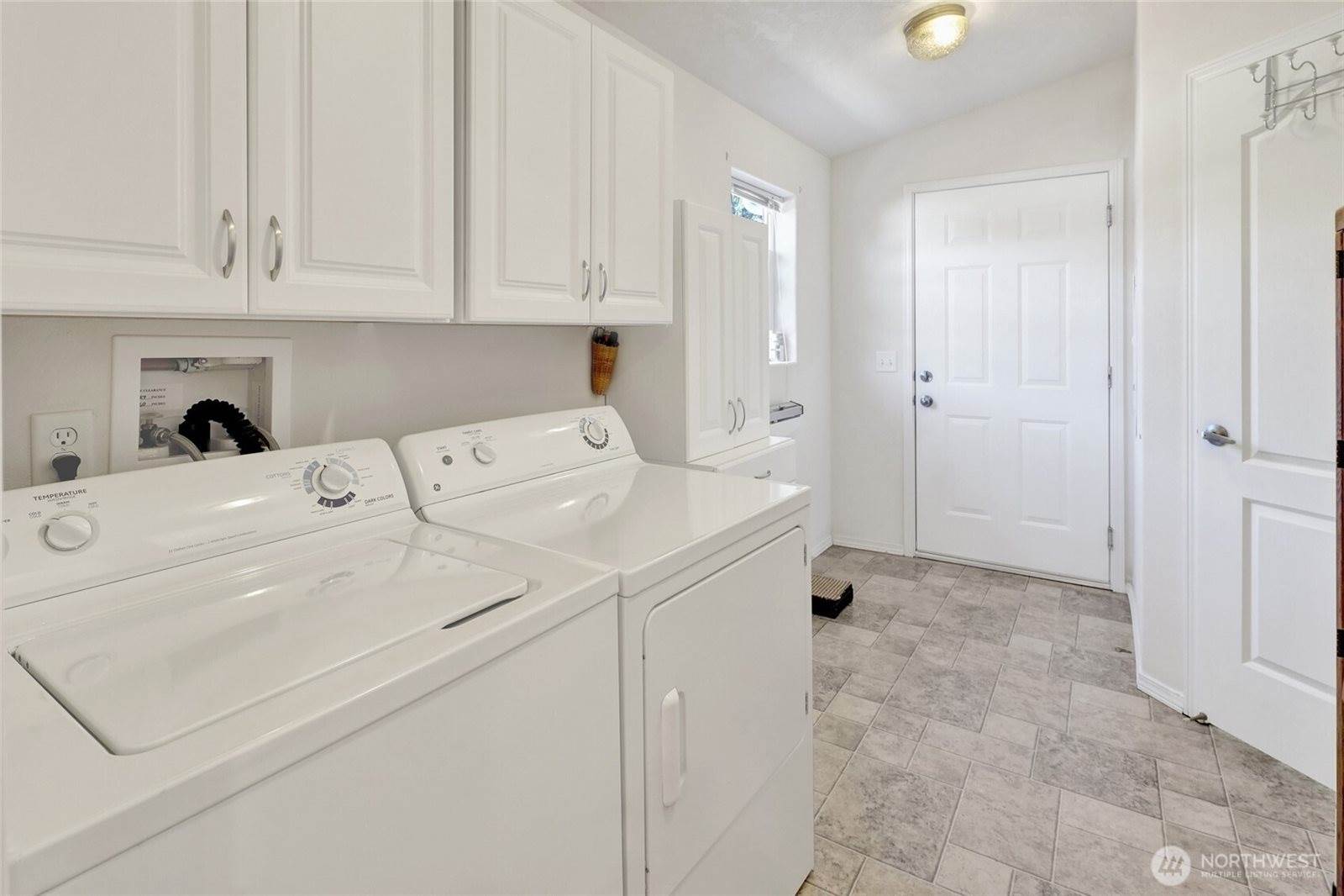 6350 Portal Way, Ferndale, WA 98248