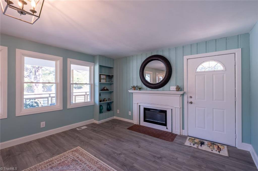 1916 New Garden Road, Greensboro, NC 27410