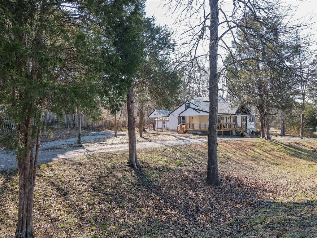 1916 New Garden Road, Greensboro, NC 27410