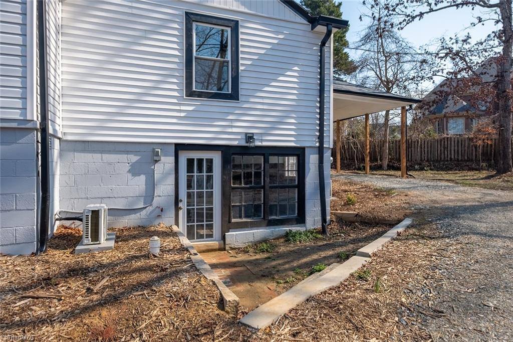 1916 New Garden Road, Greensboro, NC 27410