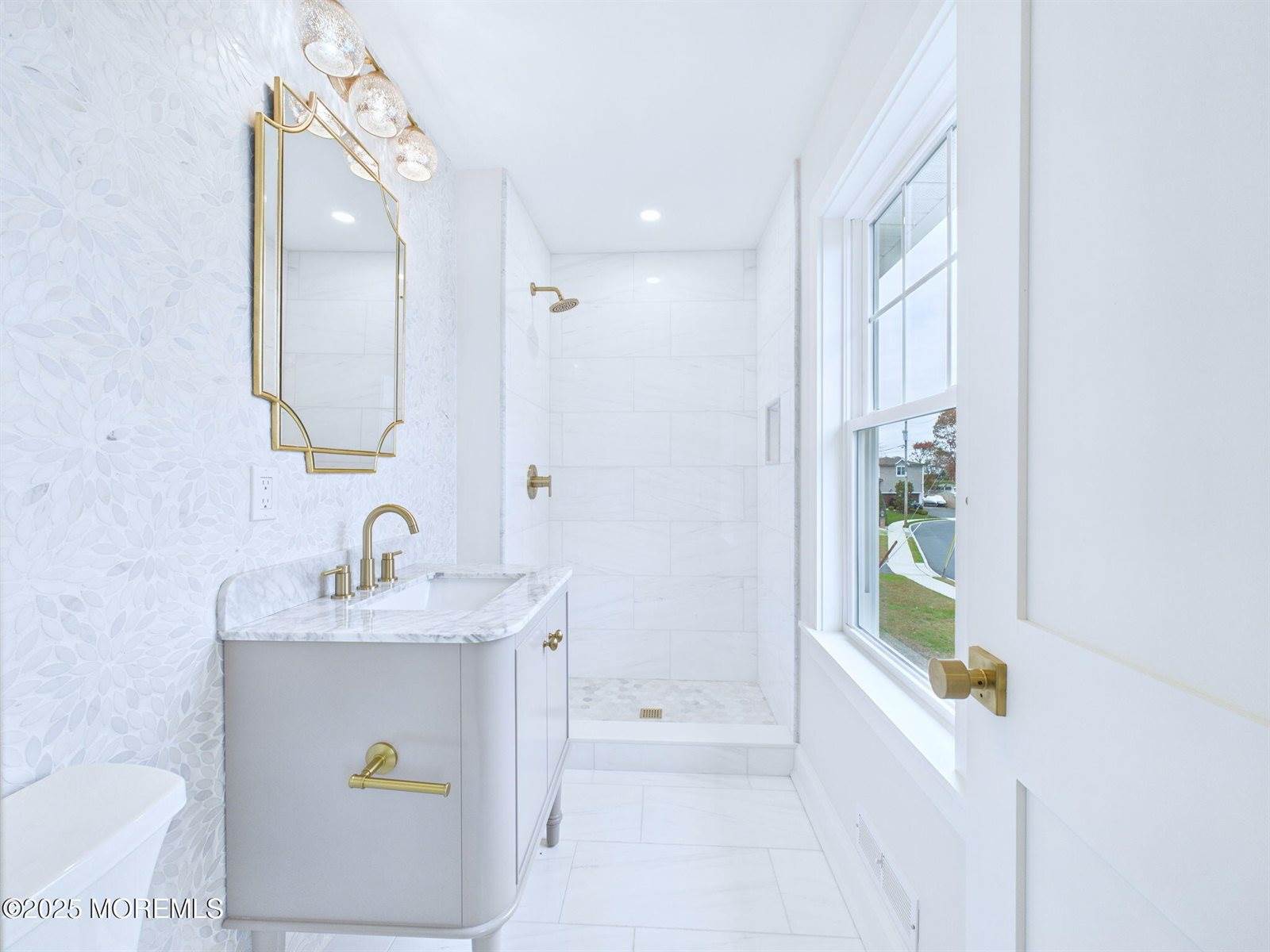 28 Patten Lane, Long Branch, NJ 07740