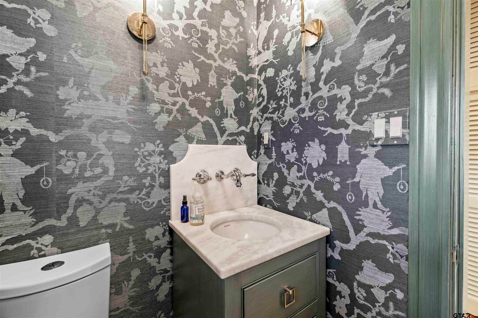 2306 Old Bullard Rd, Tyler, TX 75703