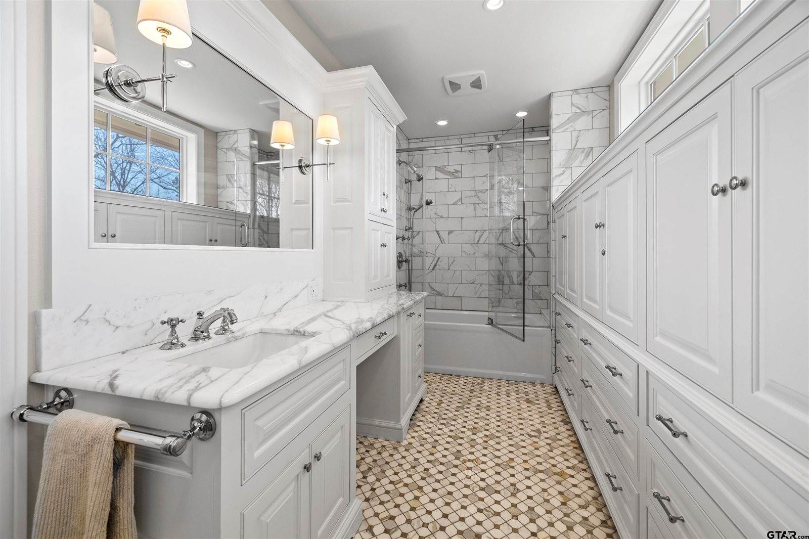 2306 Old Bullard Rd, Tyler, TX 75703