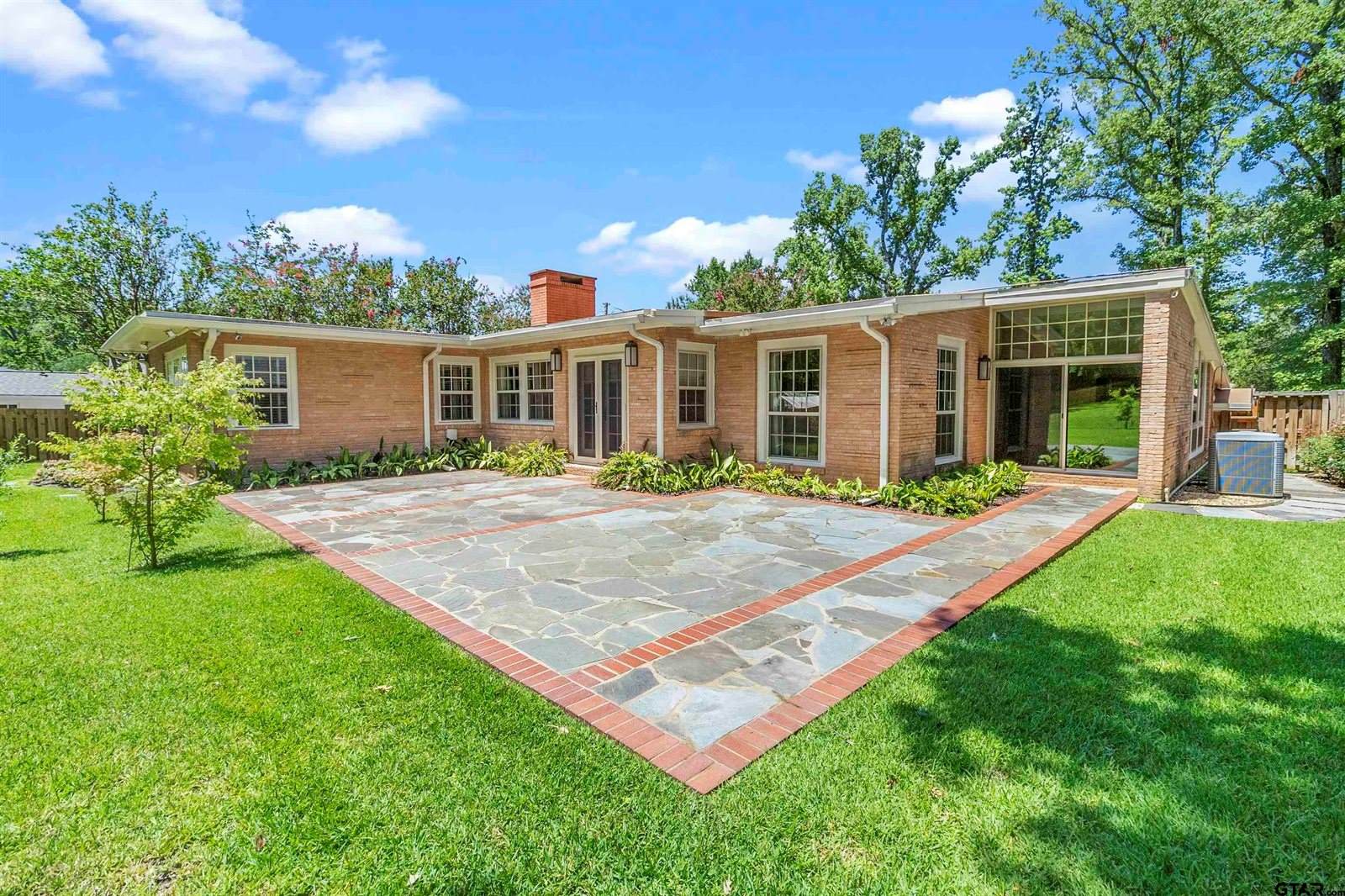 2306 Old Bullard Rd, Tyler, TX 75703