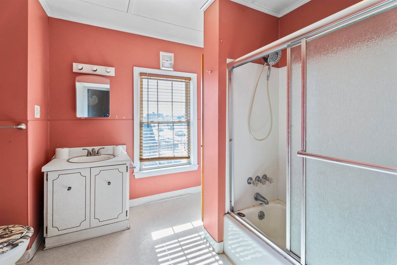 225 Main Street, Waterville, ME 04901