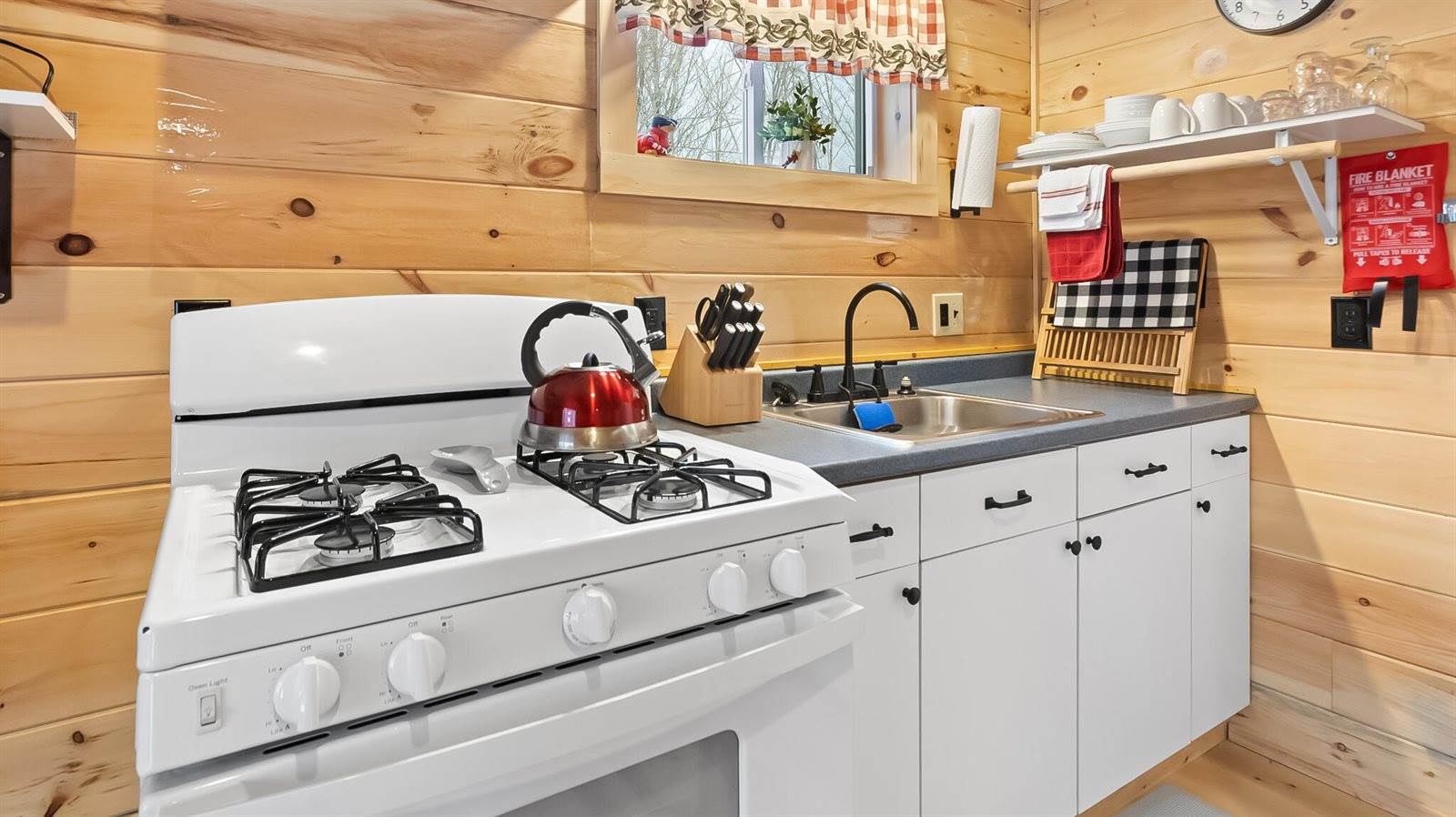 4 Moulton Hill Road, Sebec, ME 04481