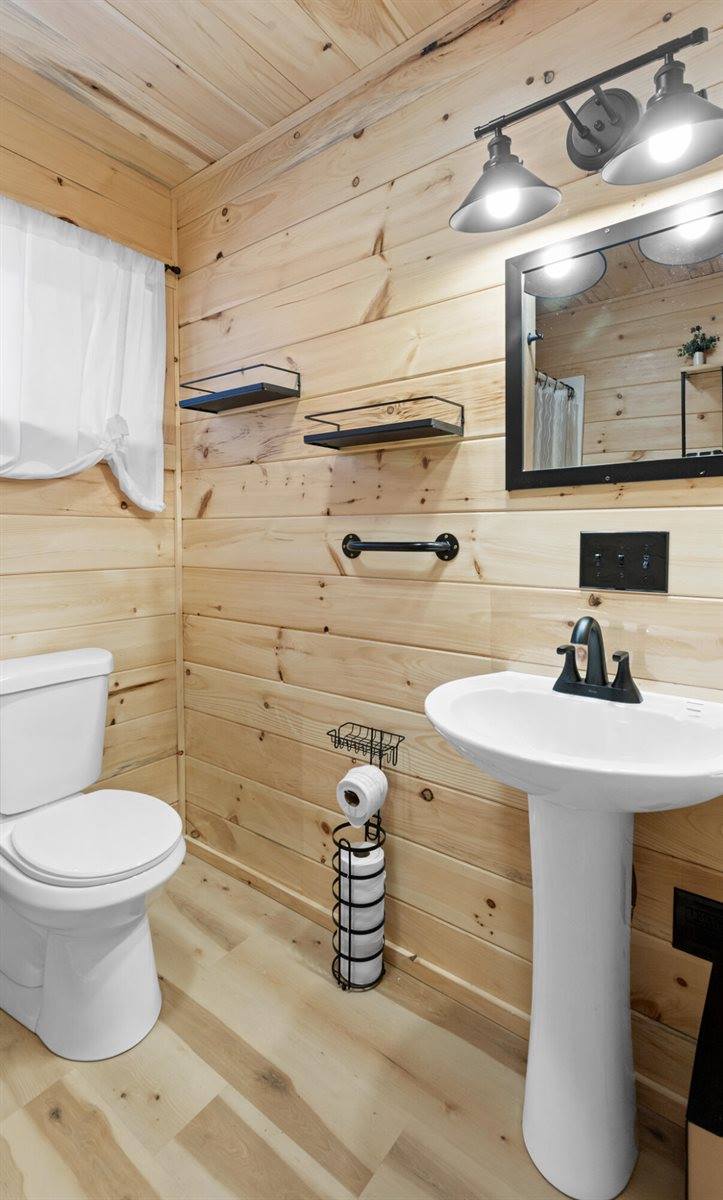 4 Moulton Hill Road, Sebec, ME 04481