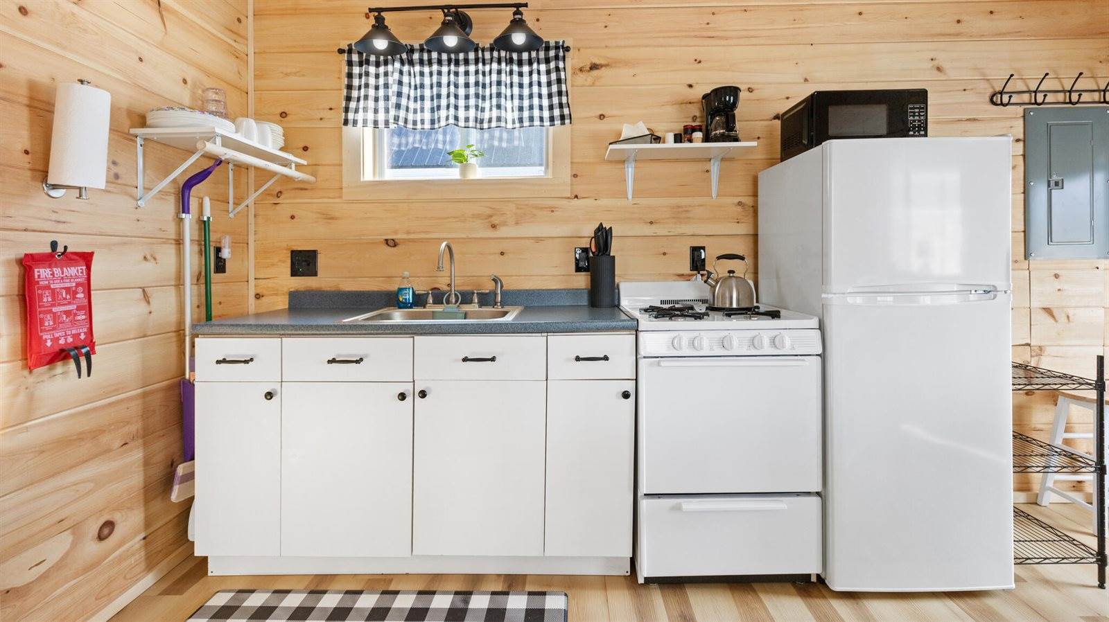 4 Moulton Hill Road, Sebec, ME 04481