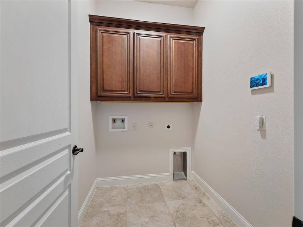 218 Calvert Drive, Midlothian, TX 76065