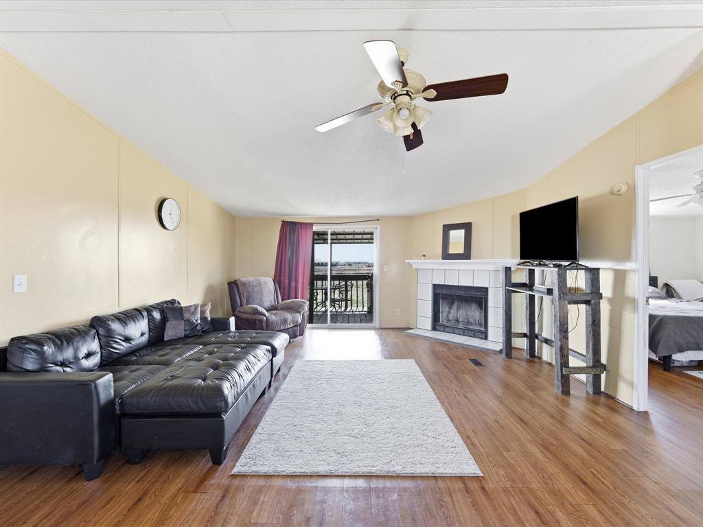 3155 Shady Creek Circle, Red Oak, TX 75154