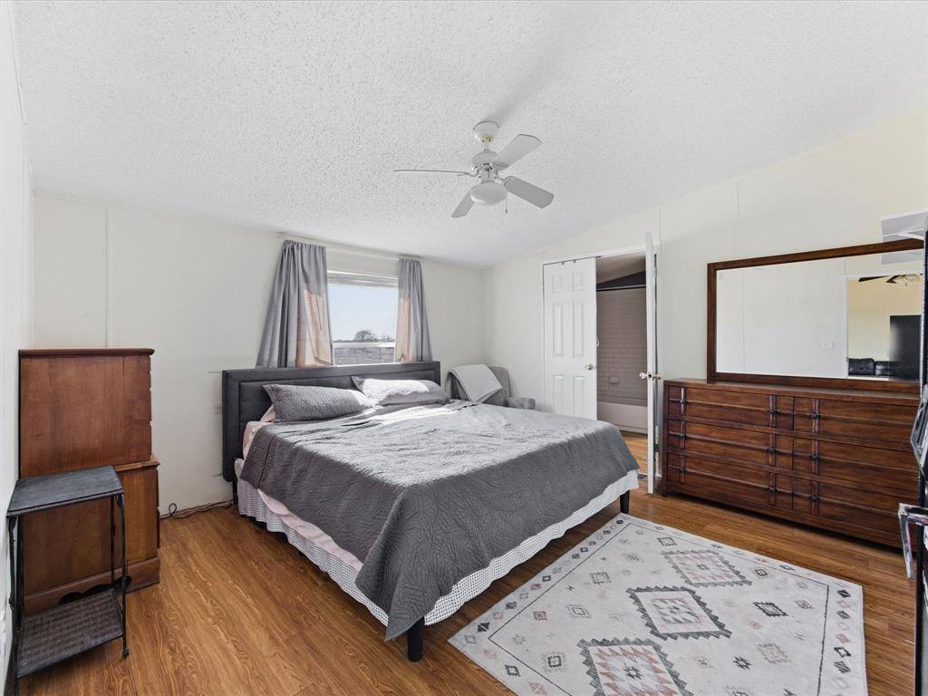 3155 Shady Creek Circle, Red Oak, TX 75154