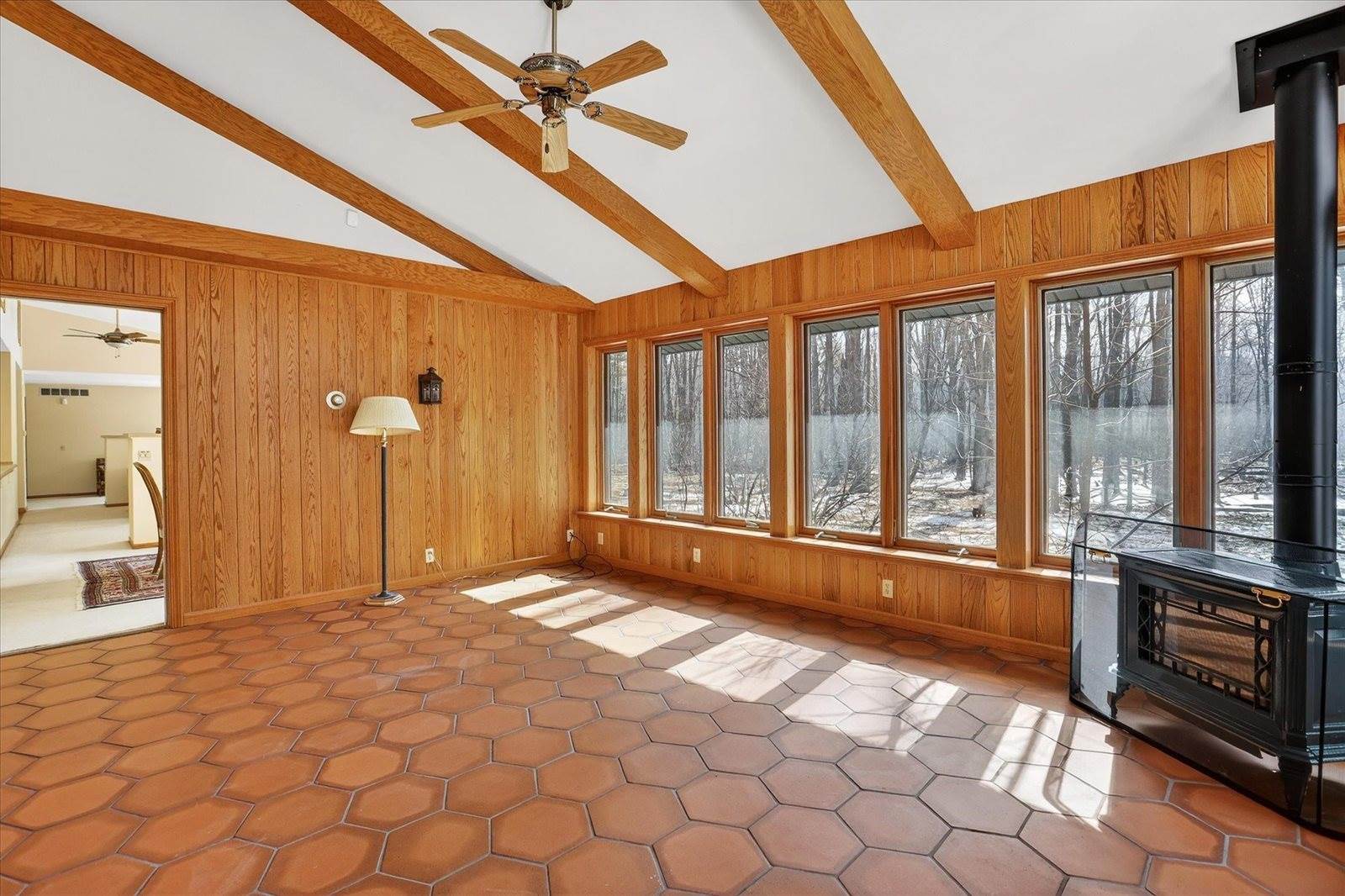 2852 E Leisure Lane, Midland, MI 48640