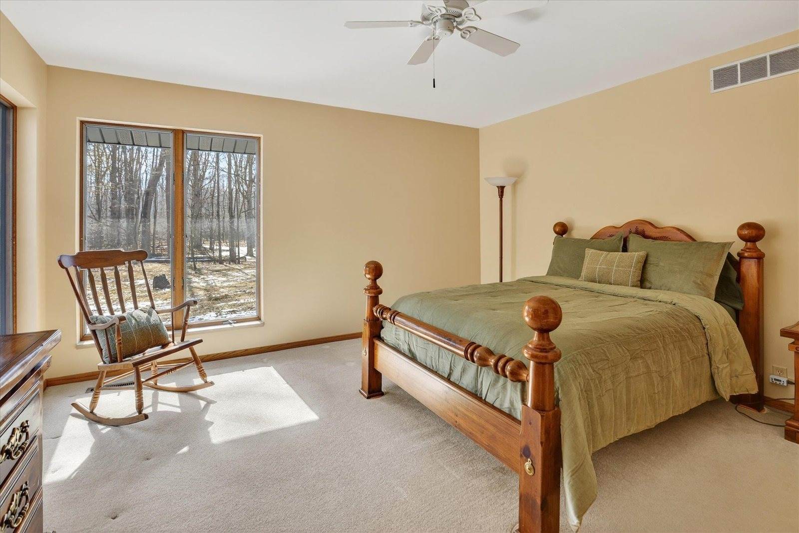 2852 E Leisure Lane, Midland, MI 48640