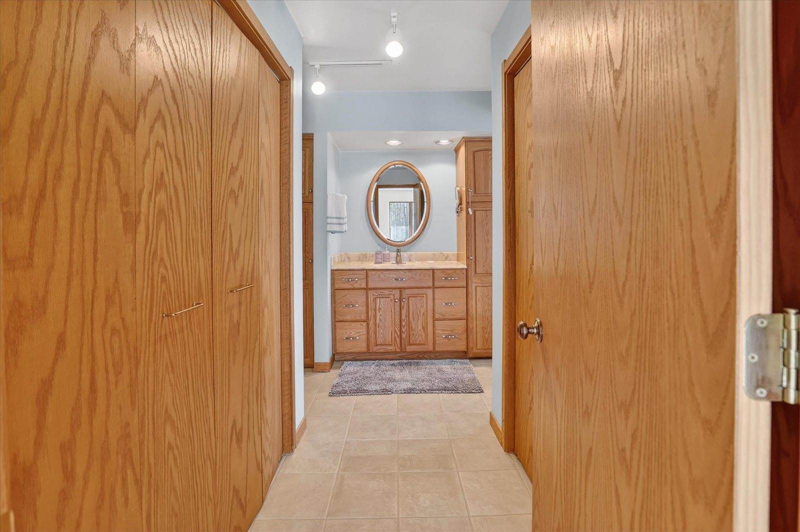 2852 E Leisure Lane, Midland, MI 48640