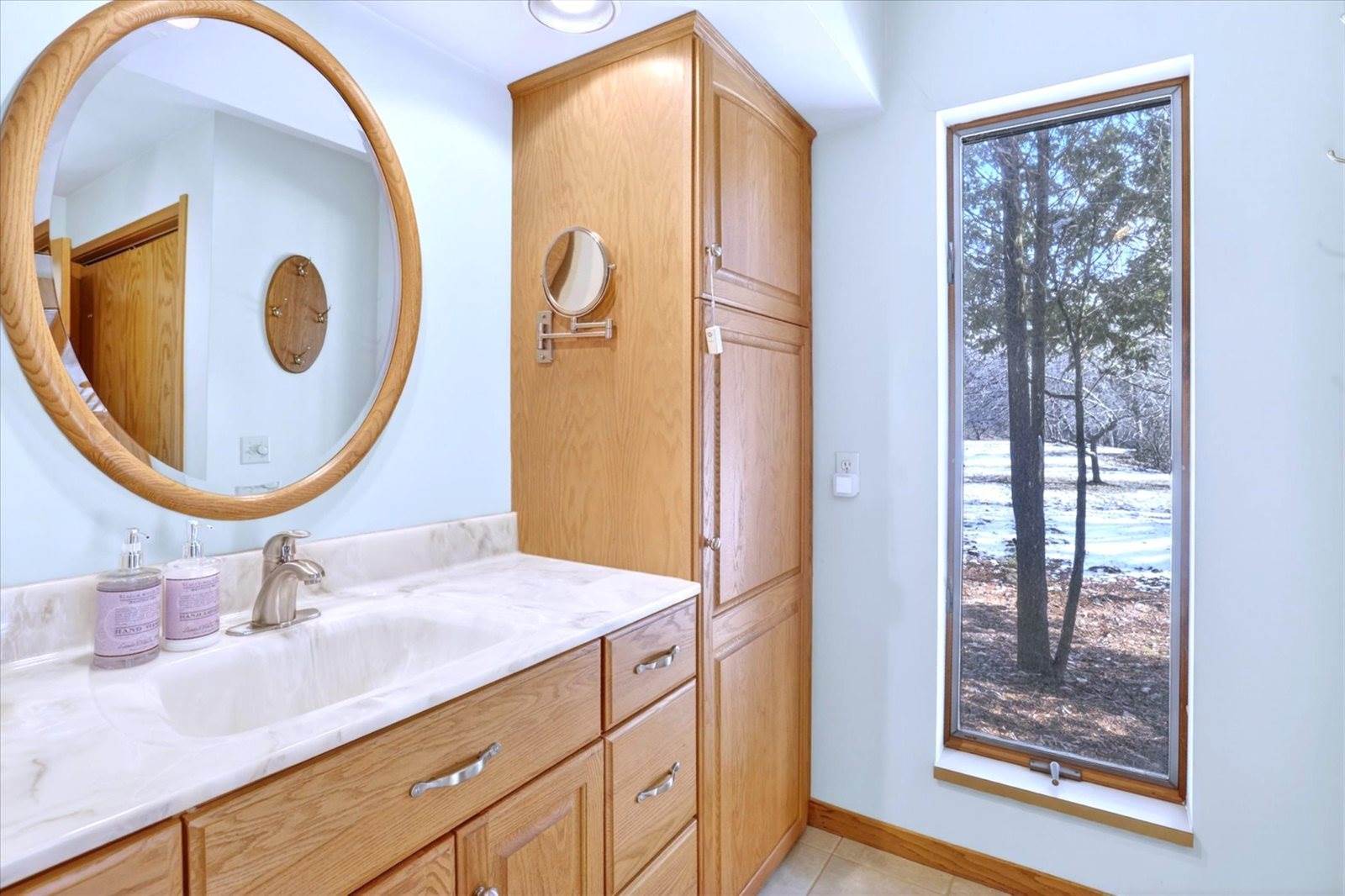 2852 E Leisure Lane, Midland, MI 48640