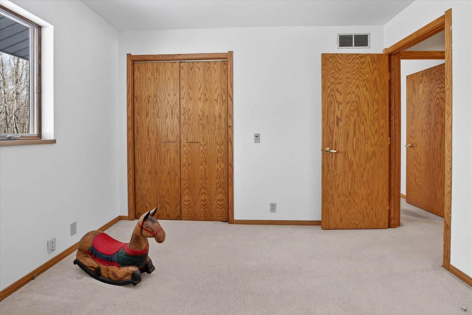 2852 E Leisure Lane, Midland, MI 48640