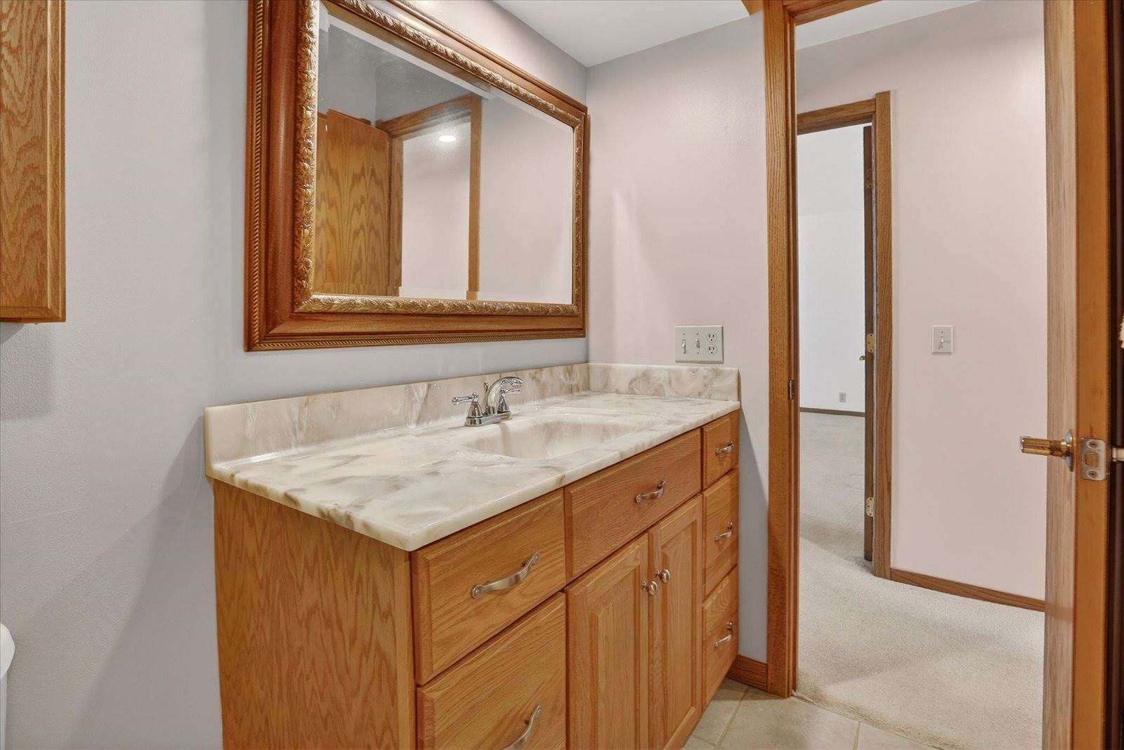 2852 E Leisure Lane, Midland, MI 48640