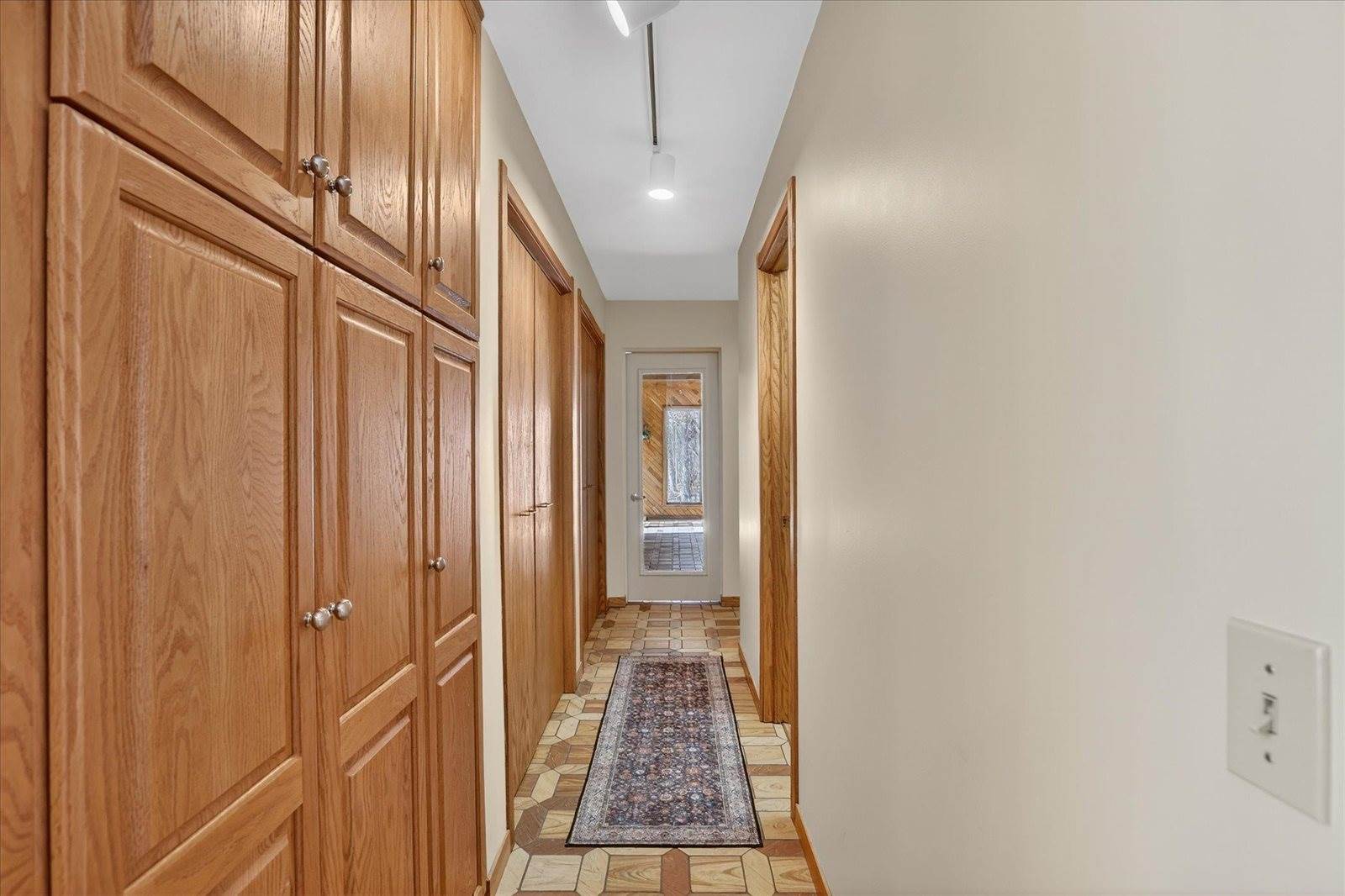 2852 E Leisure Lane, Midland, MI 48640