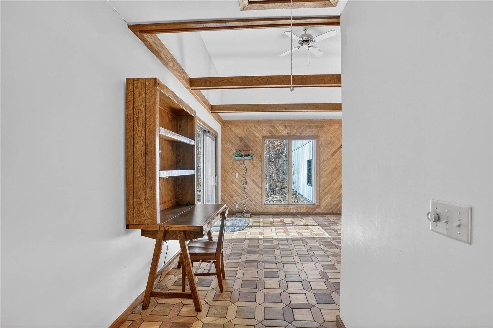 2852 E Leisure Lane, Midland, MI 48640