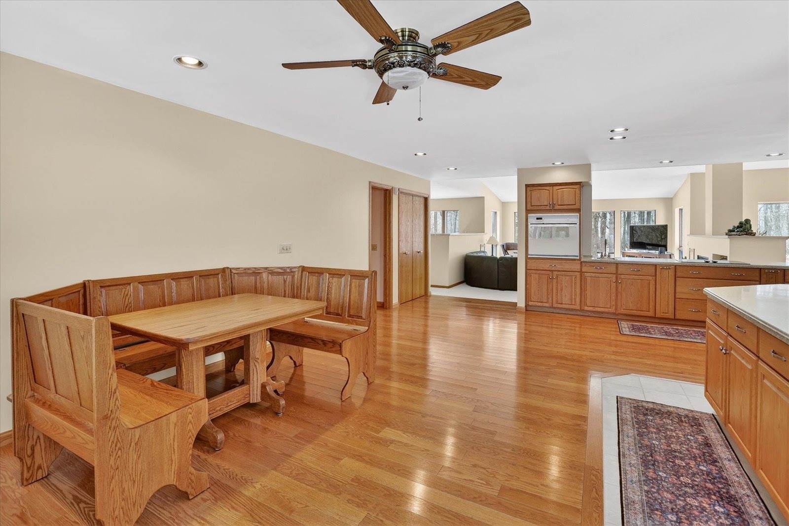 2852 E Leisure Lane, Midland, MI 48640